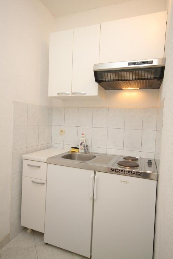 Apartments And Rooms With Parking Space Brela, Makarska - 6895 ภายนอก รูปภาพ